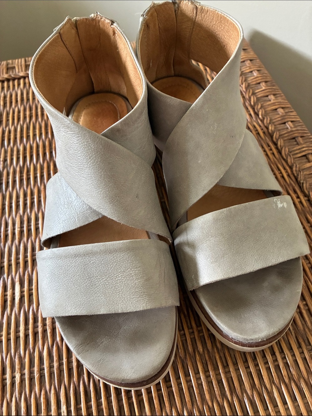 bussola Light Gray Crossover Strap Sandals